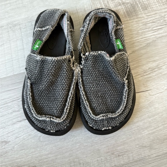 Sanuk Kids Gray Slip-On Slippers - Picture 1 of 7